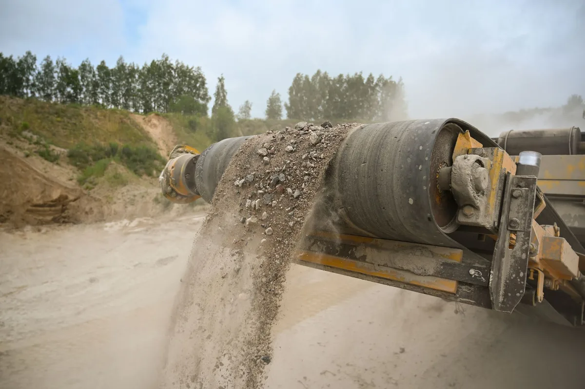 perbedaan roller idler dan carry idler conveyor belt roller